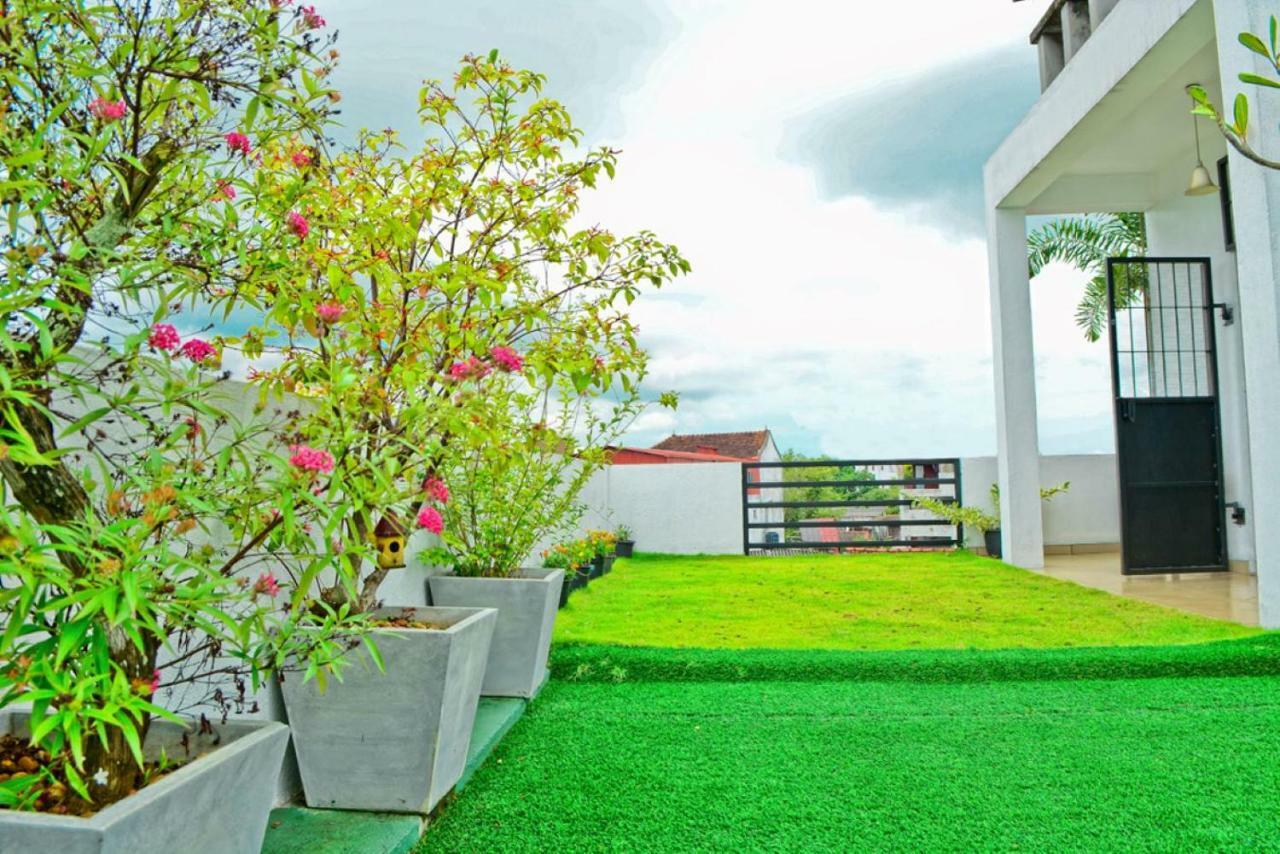 Furnished Apartment At Colombo Suburbs Nawala راجاجيريا المظهر الخارجي الصورة